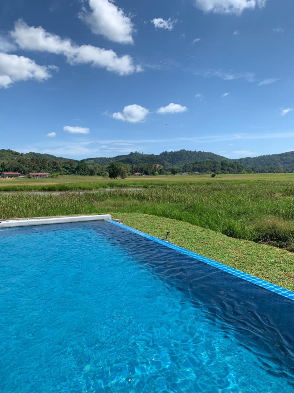 Cloud9 Holiday Cottages Pantai Cenang  Exterior photo
